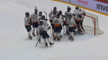 Fragmenty z druhých zápasů semifinálových sérií