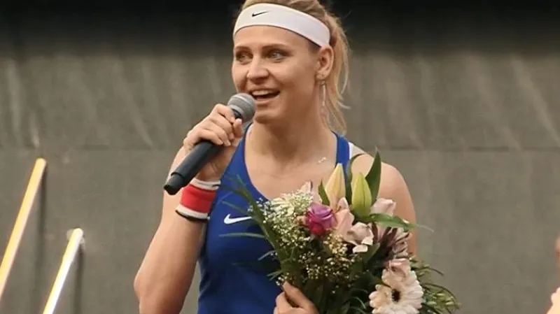 Rozlučka s Lucií Šafářovou po závěrečném vystoupení ve Fed Cupu