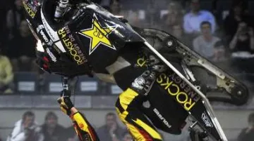 Justin Hoyer na sněžném skútru