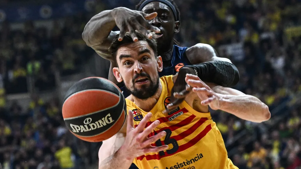 Tomáš Satoranský v duelu s Fenerbahce