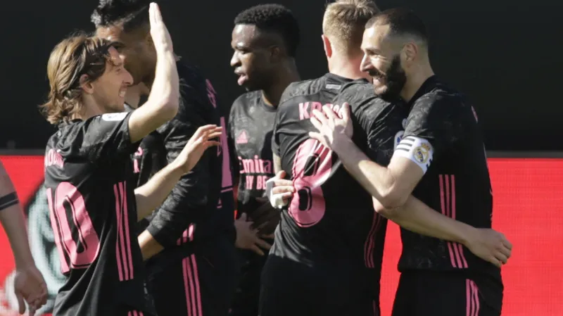 Hráči Realu Madrid oslavují gól