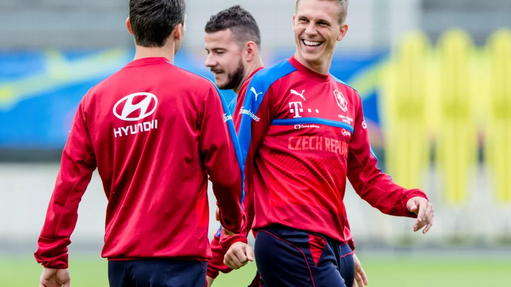 Bořek Dočkal (vpravo) na tréninku reprezentace
