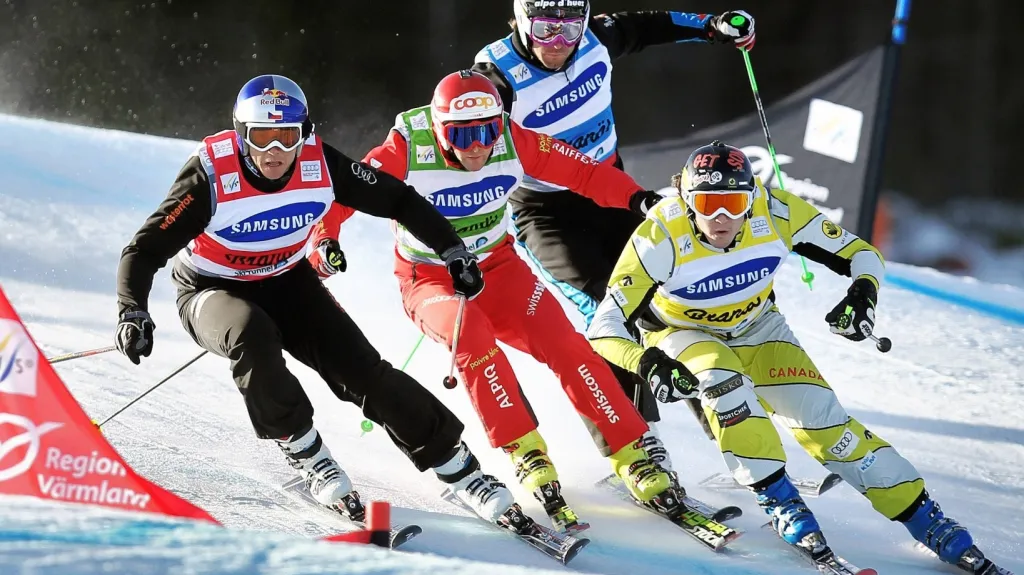Tomáš Kraus (vlevo) v závodě světového poháru ve skikrosu