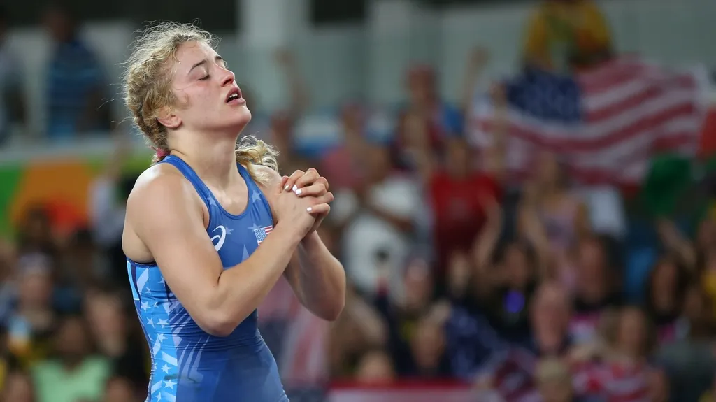 Zápasnice Helen Louise Maroulisová se raduje z olympijského vítězství 