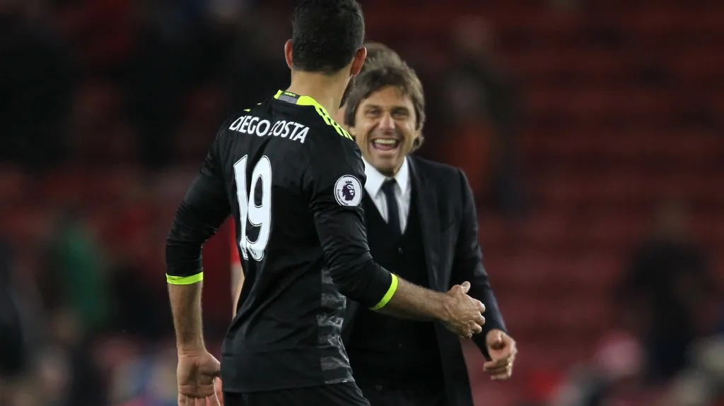 Diego Costa slaví vítězství Chelsea