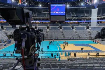 Příprava povrchu pro florbalové MS v O2 areně