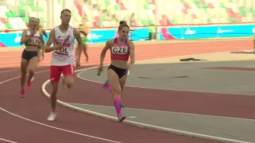 Evropské hry přinesly atletické experimenty. Například stíhací štafety