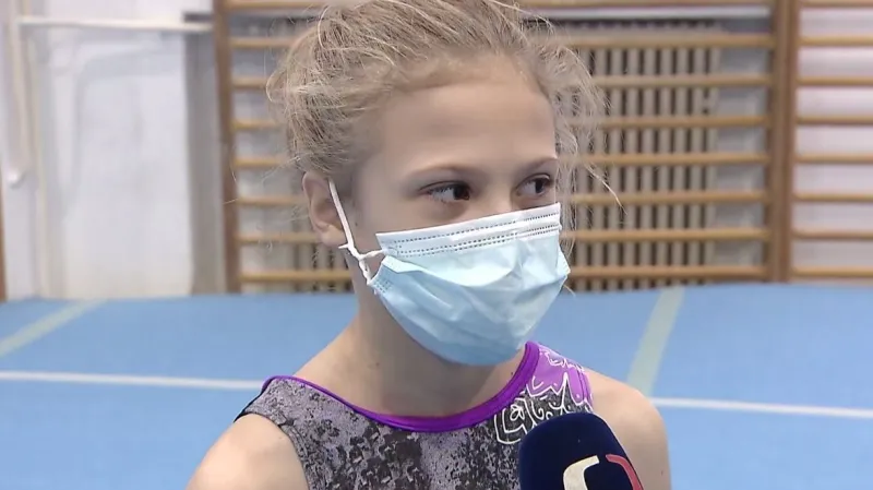 V Česku se začalo uvnitř sportovat s rouškami