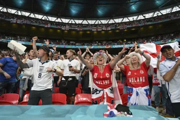 Fanoušci ve Wembley při finále Eura 2020