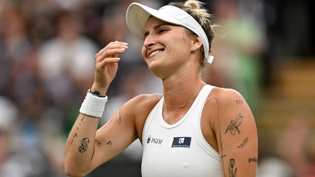 Markéta Vondroušová po výhře ve čtvrtfinále Wimbledonu nad Pegualovou