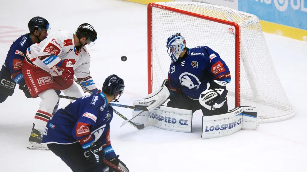 Dominik Pavlát v plzeňské brance čelí šanci Olomouce