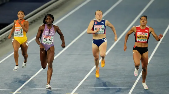 Mujinga Kambundjiová vyhrála ženskou dvoustovku o jedinou setinu