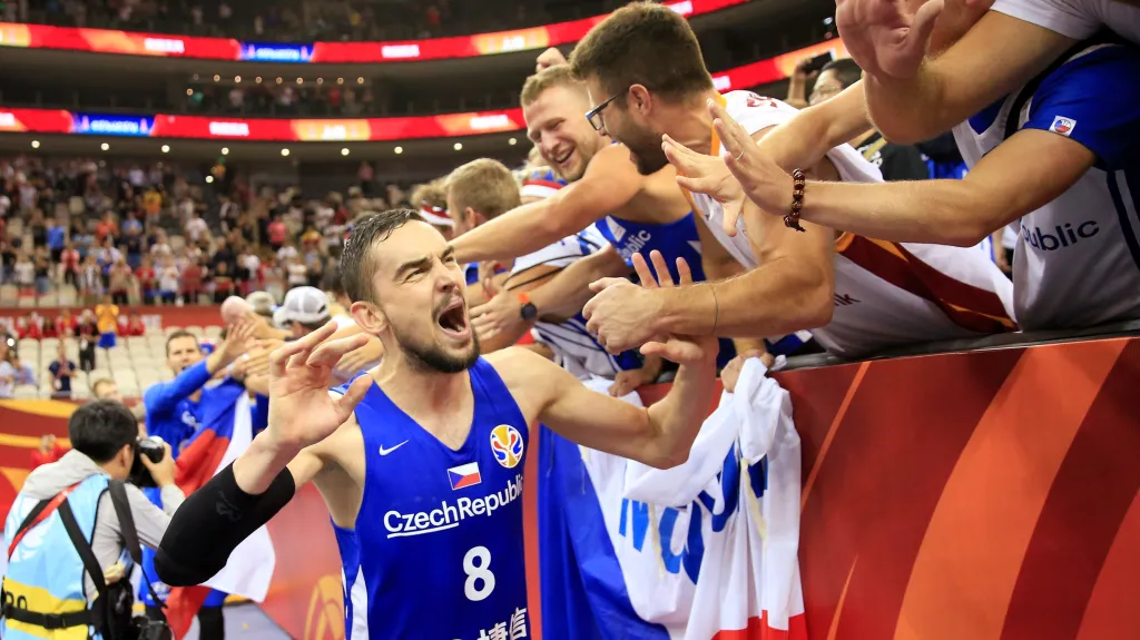 Tomáš Satoranský se raduje z postupu na MS