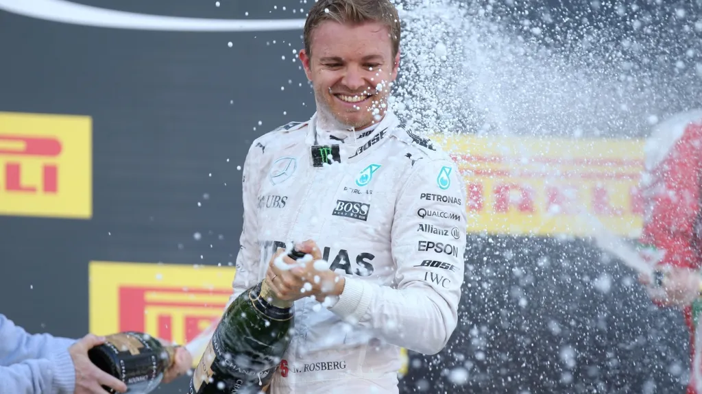 Slavící Nico Rosberg