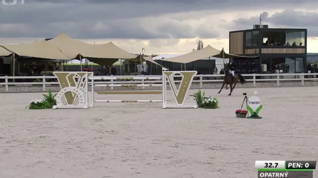 Opatrný vyhrál hlavní závod SP v parkurovém skákání v Praze