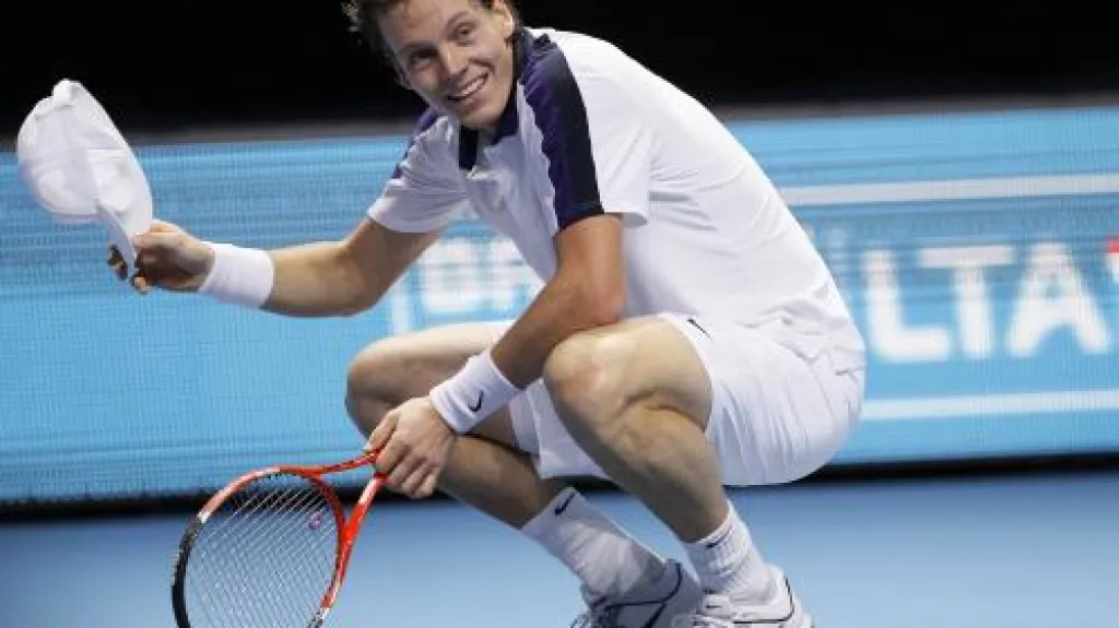 Tomáš Berdych se raduje z výhry