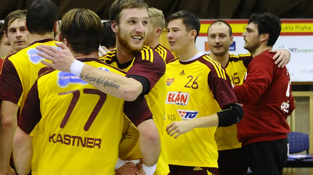 Slavící házenkáři Dukly Praha