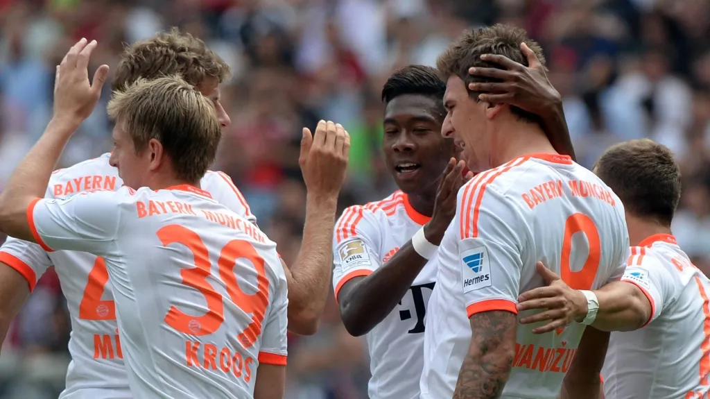 Slavící hráči Bayenu