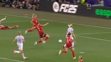 Rozhodující vlastní gól Švýcarek