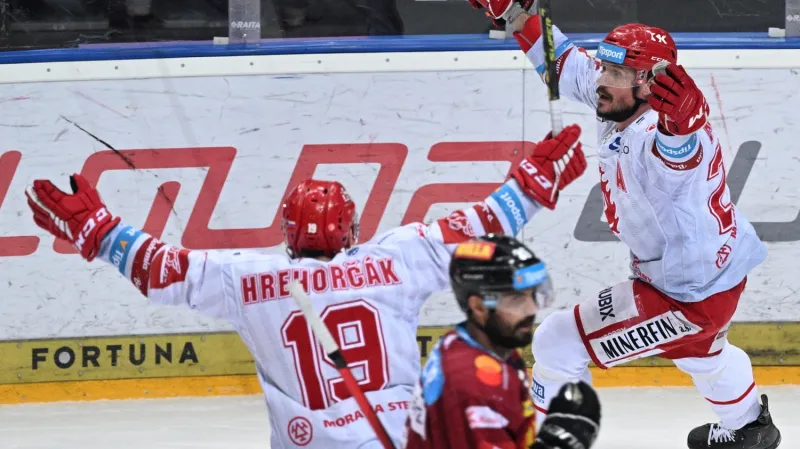 Vladimír Dravecký slaví gól v síti Sparty