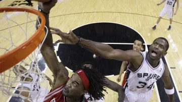 Utkání San Antonio - Houston