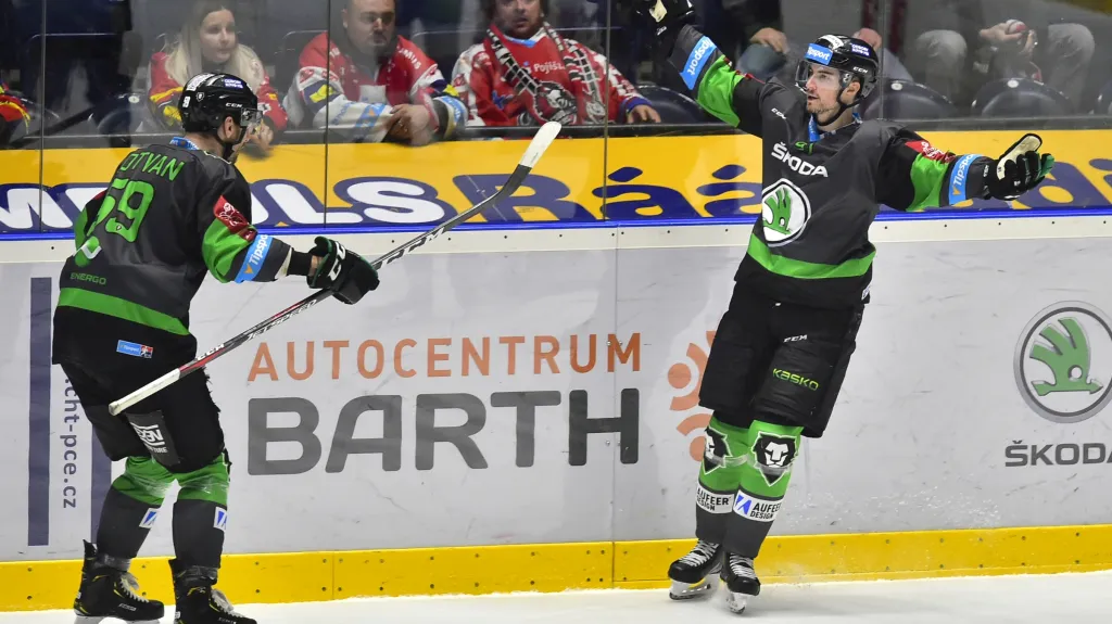 Tomáš Knotek se raduje z branky