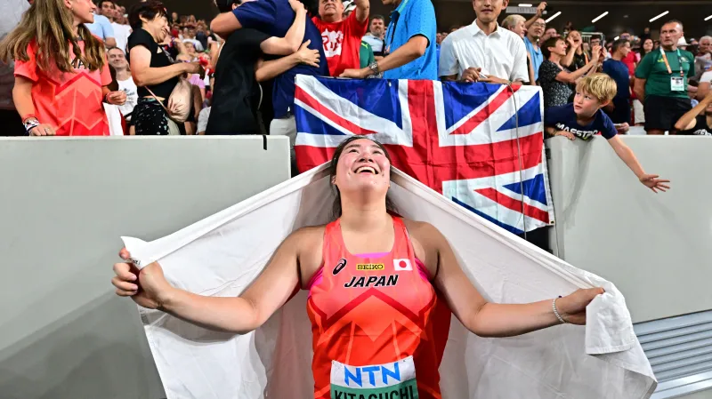 Zlatý hod a radost Haruky Kitagučiové v oštěpu