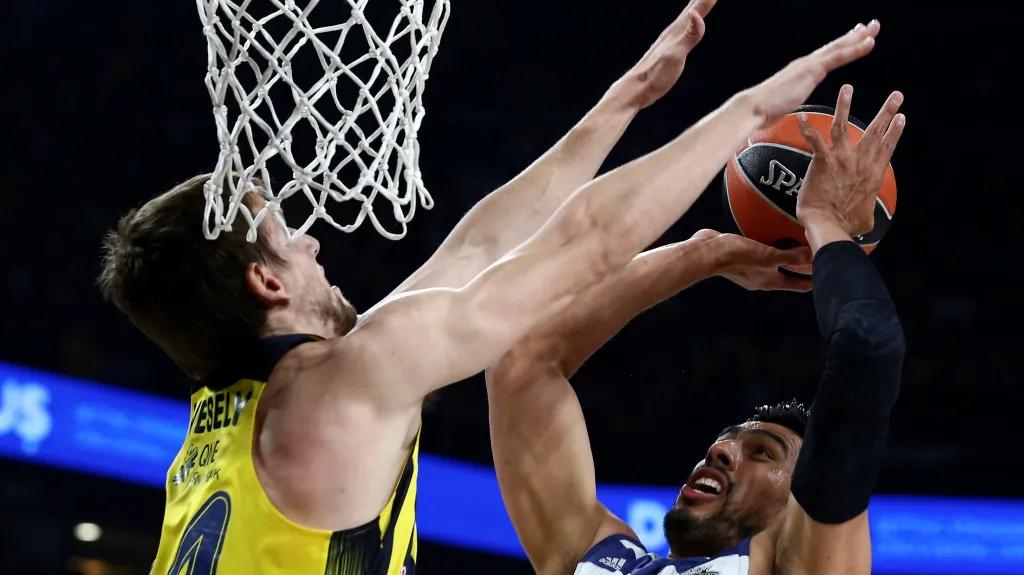 Jan Veselý v zápase s Realem Madrid