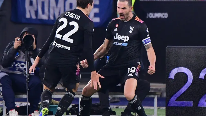 Leonardo Bonucci z Juventusu (vpravo) se raduje z gólu