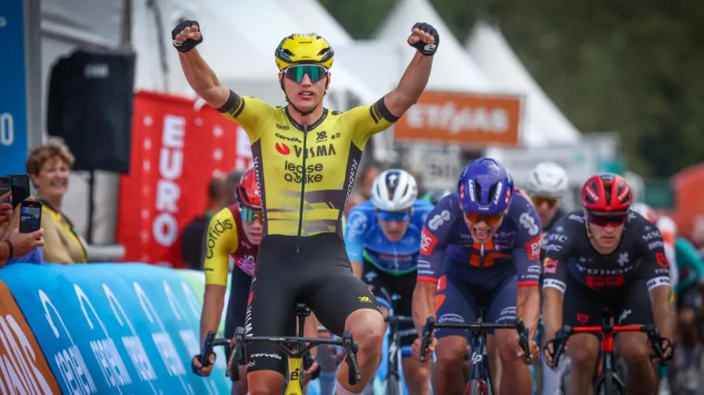 Olav Kooij si před Pavlem Bittnerem dospurtoval pro vítězství ve druhé etapě závodu Kolem Beneluxu