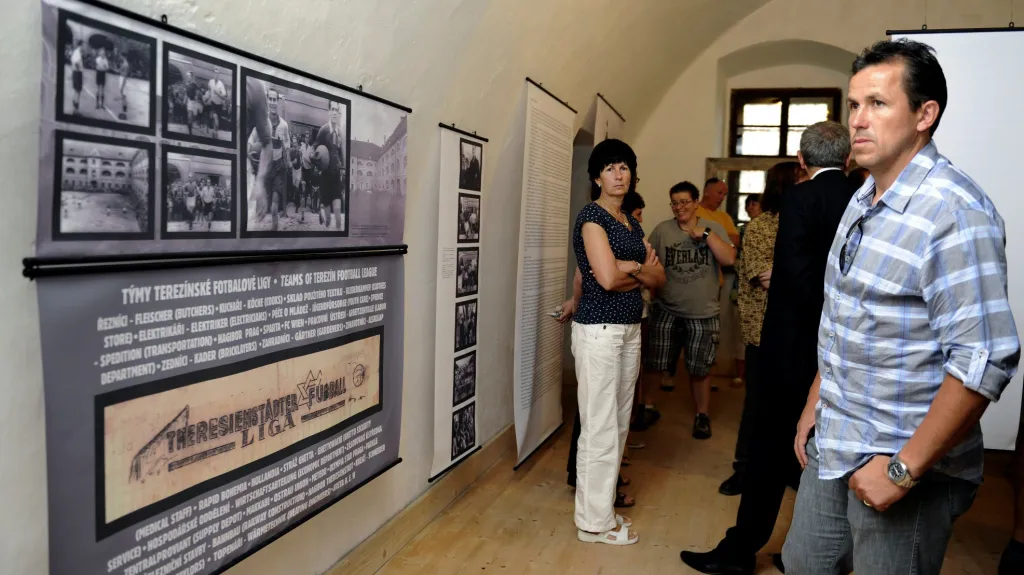 Vernisáže se zúčastnil i bývalý fotbalový reprezentant Tomáš Galásek 