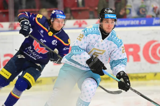 Černoch vystřelil Varům další výhru, poslední Litvínov je v laufu