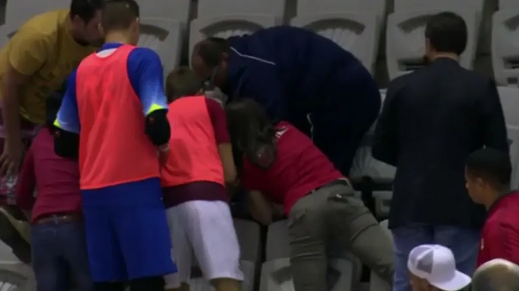 Prezident futsalové Sparty při utkání zkolaboval