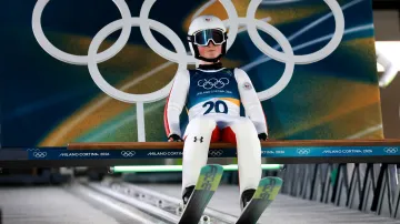 Výkony českých skokanek na lyžích v 1. kole na velkém můstku s ohlasy