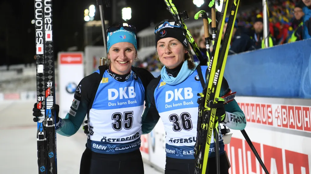 Julia Simonová a Justine Braisazová