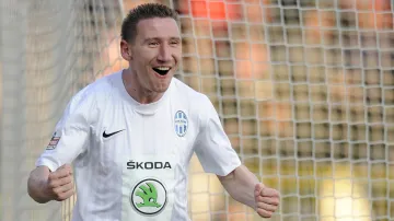 Václav Kalina se raduje z gólu