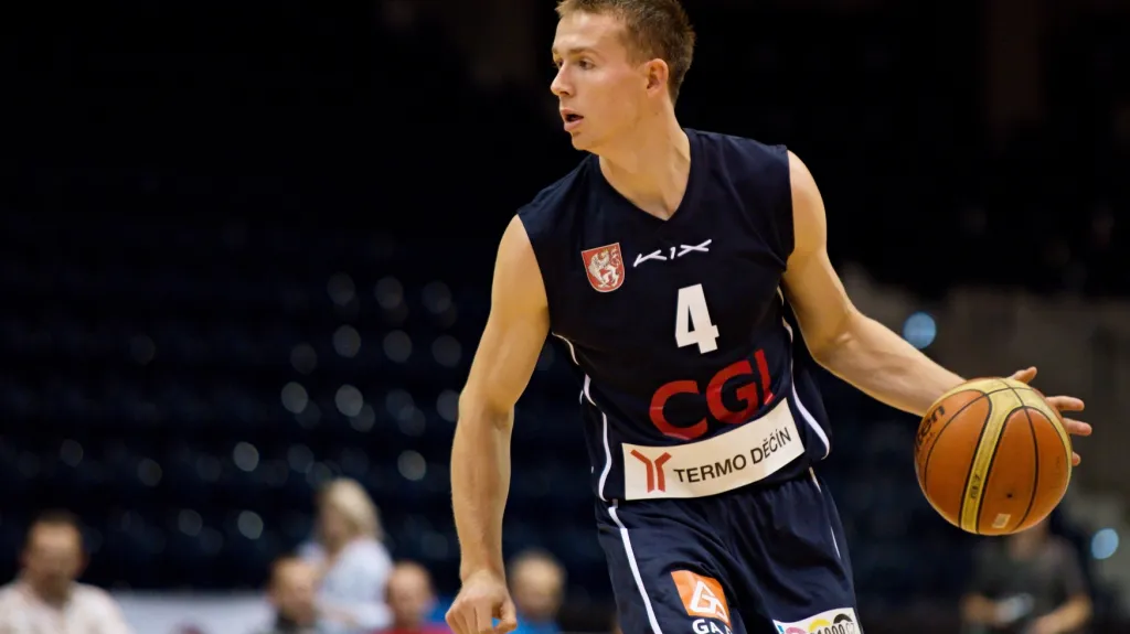 Děčínský basketbalista Tomáš Vyoral