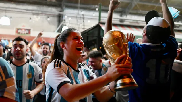 Horizont ČT24: Argentinci na chvíli zapomněli na řadu problémů v zemi