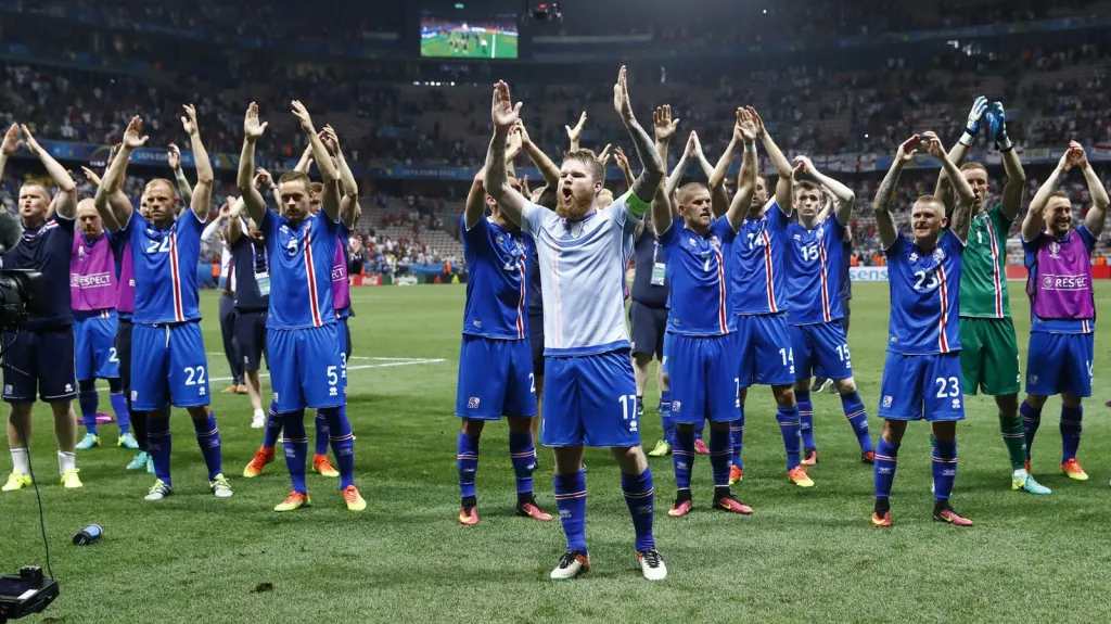 Vítězný rituál islandských fotbalistů