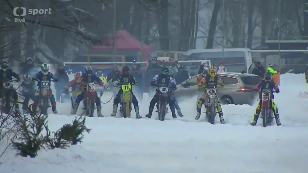 Na MČR v motoskijorinku v Klášerci se dařilo dvojici Mohaupt-Hotový