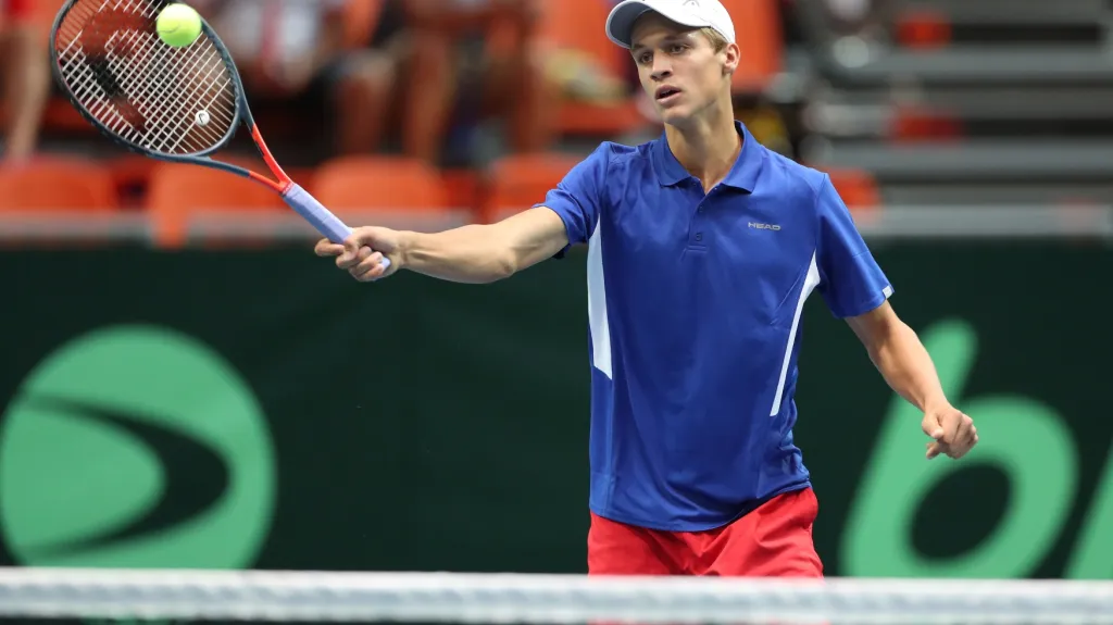 Jonáš Forejtek v utkání Davis Cupu