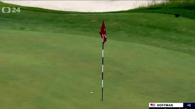 Dustin Johnson vede po druhém dni US Open