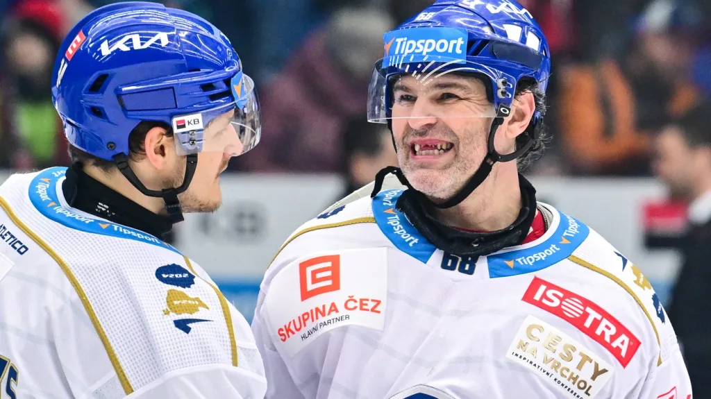 Jaromír Jágr přišel v utkání s Hradcem o několik zubů