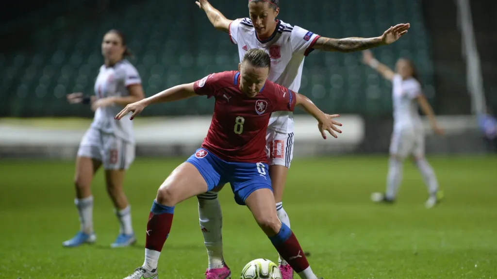 Jenni Hermosová a Jitka Sedláčková v kvalifikaci ME