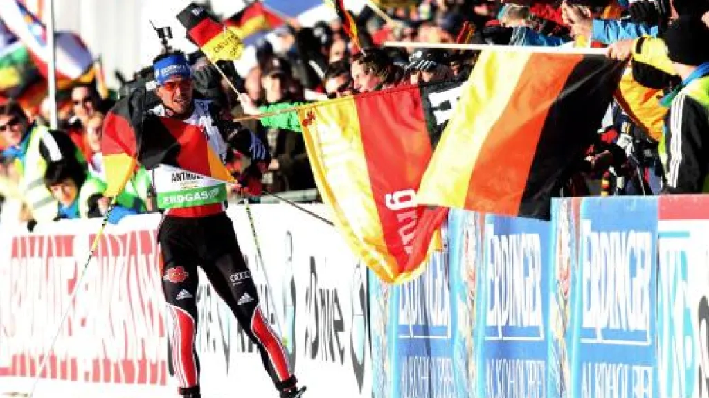 Micheal Greis finišuje za německou štafetu