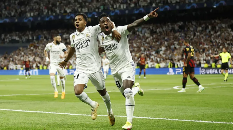 Rodrygo a Vinícius Júnior z Realu Madrid se radují z gólu