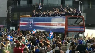 Triumfální návrat islandských fotbalistů do vlasti