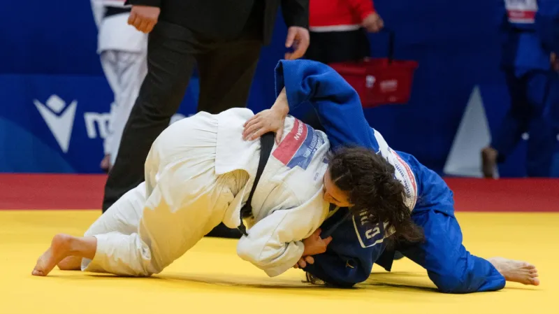 Souhrn čtvrtečních soutěží na Světových univerzitních hrách s českými ohlasy