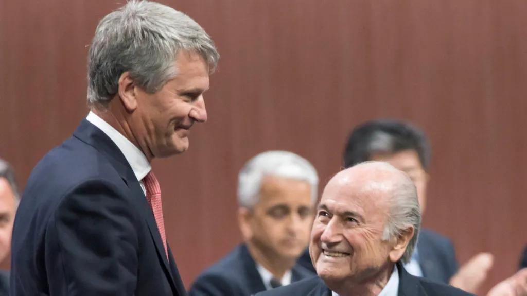 David Gill a Sepp Blatter