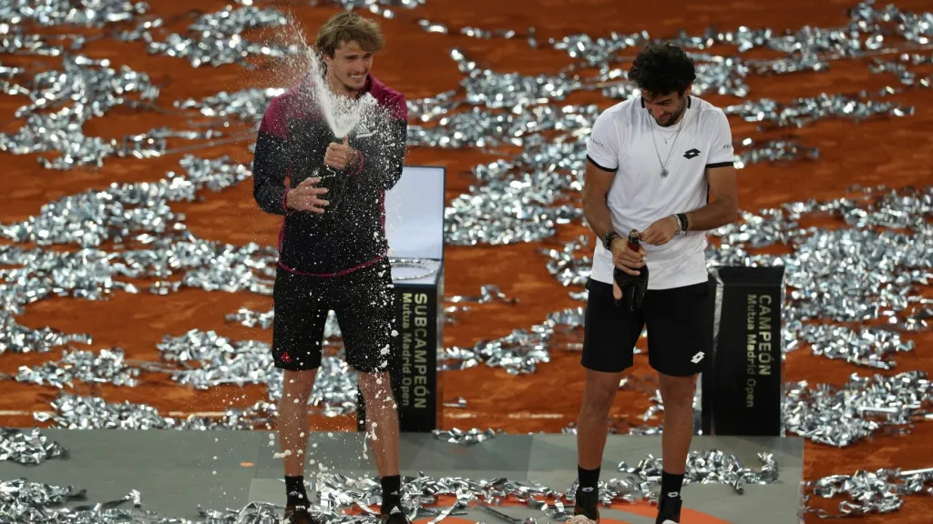 Dekorování finalistů madridského singlu